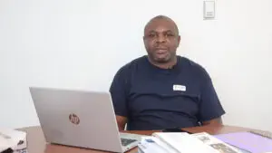 Histoire entrepreneuriale d’Eric Neba, propriétaire de Excel Moving and Cleaning Services